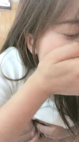 【69堂免费视频】网吧勾引玩联盟小哥哥脱下内裤送给他闻起来有点上头哈哈 从网吧厕所干到酒店