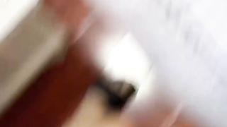 【69堂免费视频】性感开档牛仔丝袜，看着欲望满满，无套一滑就进去了，缓慢加快速度，’爽。用力顶我‘，射在稀松的阴毛上！