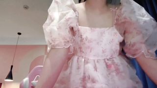 【69堂免费视频】女同学玩游戏LOL我玩她