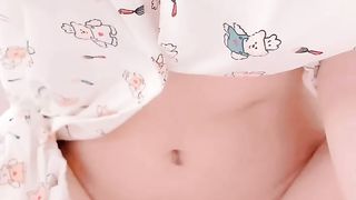 【69堂免费视频】小女友一睡醒就开始口交做爱