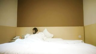 【69堂免费视频】三甲医院的护士小姐姐酒店偷情温柔美丽惹人疼