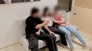 【69堂免费视频】绿茶婊找两个骚逼双飞内射