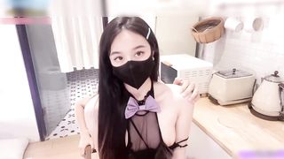 【69堂免费视频】阳台上0后可爱小女仆_清纯靓丽的外表下有一颗淫荡的心_撅高高屁股主动用小穴温暖爸爸的大鸡巴
