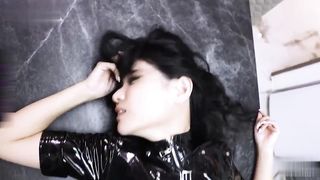 【69堂免费视频】我的痴女女友