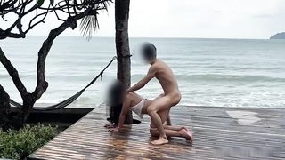 【69堂免费视频】高级黄金海岸酒店室外双飞两淫女