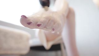 【69堂免费视频】可爱福利姬给哥哥足交啪啪啪，这个马尾太有感觉啦，好清纯