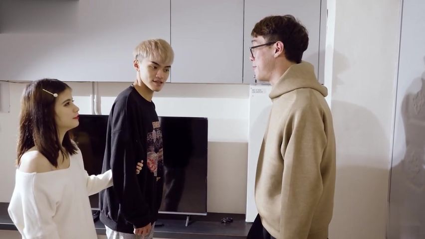 【69堂免费视频】《偷干兄弟新婚妻子》兽性大发理智丧失直接侵犯漂亮嫂子