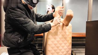 【69堂免费视频】女友穿着制服一下飞机就让我舔她的丝袜