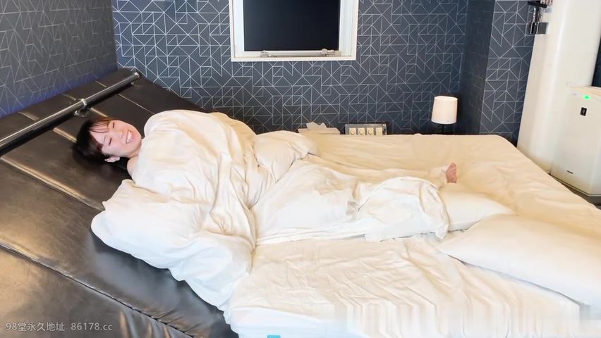 【69堂免费视频】【69堂免费视频】女友躺在被窝里还是这么骚