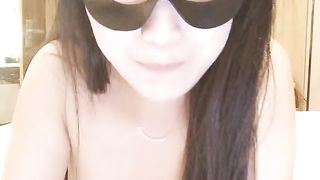 【69堂免费视频】情趣装黑丝袜，跪着埋头吃屌，张开双腿掰穴，紧致多毛骚逼