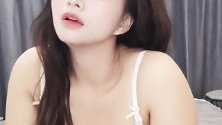 【69堂免费视频】成熟的大屁股骚女人，丝袜高跟露脸诱惑狼友，揉奶玩逼自慰呻吟被大哥草，激情上位浪叫呻吟，表情好骚别错过