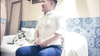 【69堂免费视频】赵总寻花，极品蓝发甜美校花，颜值比肩一线明星手上有纹身的学生妹，刚下海做爱稍显生涩