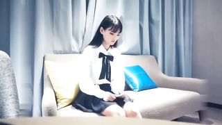 【69堂免费视频】长相清纯白衣嫩妹，舌吻调情穿上情趣装后入