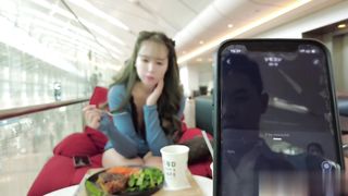 【69堂免费视频】给女友带着跳蛋一路挑逗