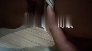 【69堂免费视频】Loeftart_一边玩游戏_一边清纯校花口爆，小骚货太敏感了_小穴一模就喷水了！太反差了