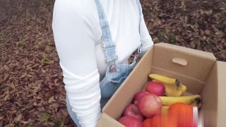 【69堂免费视频】与美女蔬菜送货员进行激烈的汽车性爱。乳房和车都是激烈摇晃的骑乘位，用力中出。