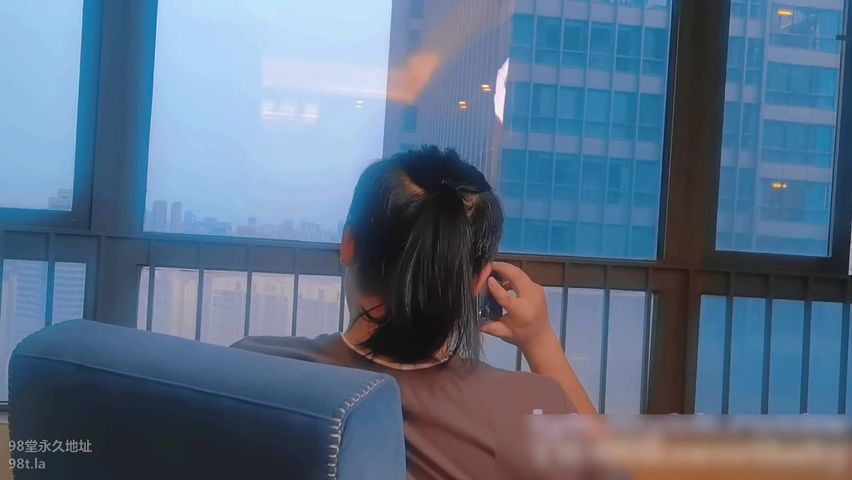 【69堂免费视频】替父还债的女儿_性感黑丝美腿肩上扛爆操_超嫩性感白虎穴_顶