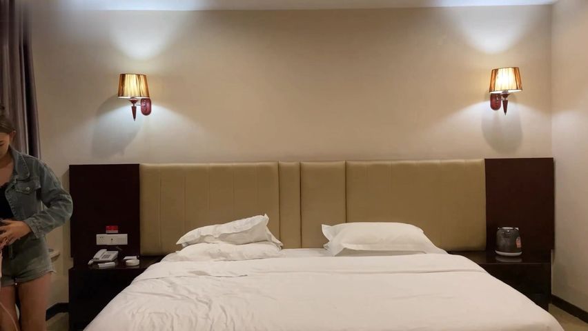 【69堂免费视频】酷似张柏芝的颜值靓妹酥胸乱跳极品身材前凸后翘