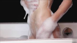 【69堂免费视频】百灵鸟自我放纵