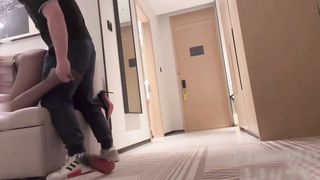 【69堂免费视频】黑丝诱惑勾引外卖员大冒险_勾引外卖员榨精口交做爱