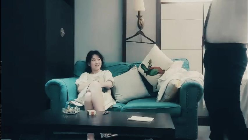 【69堂免费视频】操完加钟小天来操，沙发上掰穴无套抽插，上位骑坐大力猛操