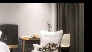 【69堂免费视频】骚货健谈， 赞雀儿的实物好大 控制不住非常想舔，超清