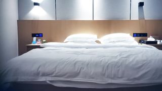 【69堂午夜视频】极品外围女神，美乳大长腿温柔可人，很是诱惑喜欢不要错过