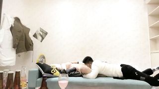 【69堂午夜视频】社交APP上勾搭的大胸小姐姐，单身许久好饥渴，大胸白嫩欲拒还迎近距离偷拍