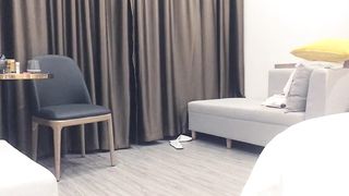 【69堂午夜视频】笔竖的大长腿，可遇不可求的高颜值高个子极品少妇