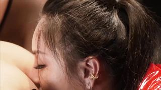 【69堂午夜视频】SM双女王之性奴调教 饥渴公狗乳头解放