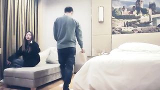 【69堂午夜视频】大长腿，蜂腰翘臀，清纯小姐姐臣服于大屌之下，淫荡本色完全展露