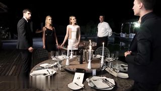 【69堂午夜视频】周末约两个大骚逼一起性爱操逼看着不满足只好大力抽插到尖叫