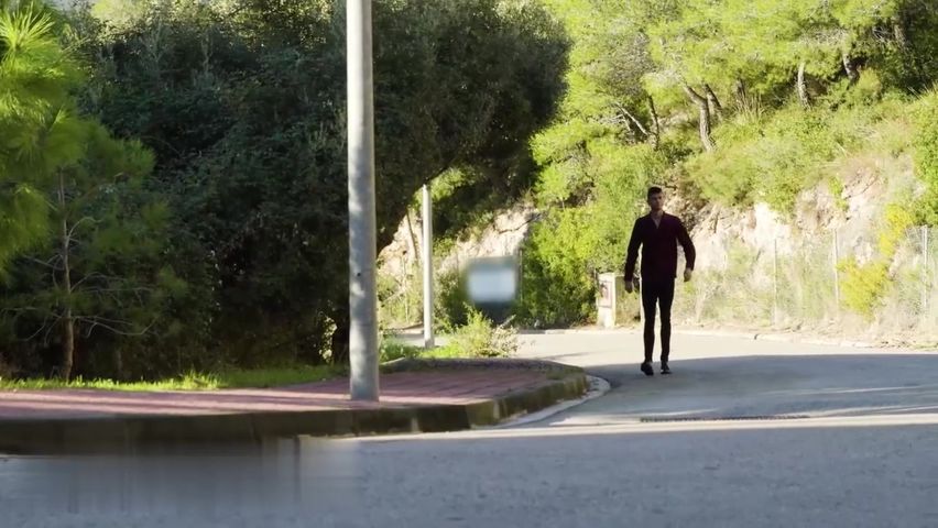 【69堂午夜视频】邀请两名男子到家中进行双插两根大鸡巴一起操骚逼装不下轮流进攻高潮连连