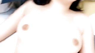 【69堂午夜视频】乖巧的小少妇露脸让小哥玩弄，小穴粉嫩紧致，让小哥压在身下爆草蹂躏，后入大屁股真刺激，草完还拿道具捅逼