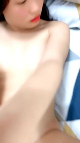 【69堂午夜视频】乖巧的小少妇露脸让小哥玩弄，小穴粉嫩紧致，让小哥压在身下爆草蹂躏，后入大屁股真刺激，草完还拿道具捅逼