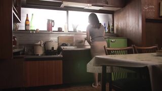 【69堂午夜视频】我爱我的公公胜过爱我的丈夫2