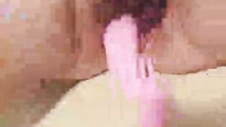 【69堂午夜视频】极品骚姐妹全程露脸让小哥调教玩弄双飞游戏，跟狼友互动撩骚听指挥，吃奶舔逼道具口交大鸡巴，各种体位爆草