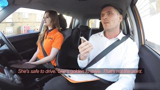 【69堂午夜视频】红发女郎的骚逼毛茸茸的出租车上勾引男乘客内射骚穴