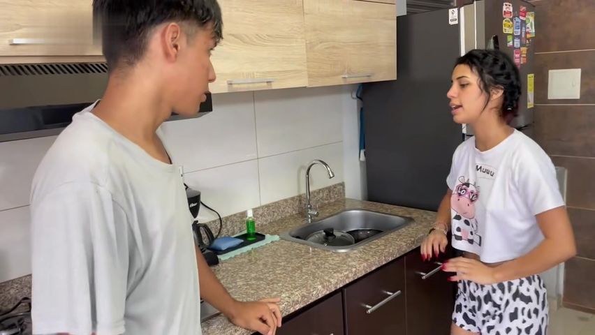 【69堂午夜视频】热恋中的情侣从厨房一直干到卧室是真的爽小骚逼被干到尖叫