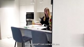 【69堂午夜视频】当我朋友在场时我最好朋友的妈妈操了我背着好朋友偷情骚逼