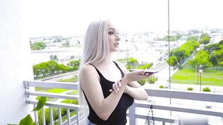 【69堂午夜视频】高挑妹妹为了出去约会主动掏出哥哥的鸡巴吞咽吸允，硬邦邦用自己的翘臀紧紧夹住肉棒进出销魂喷射