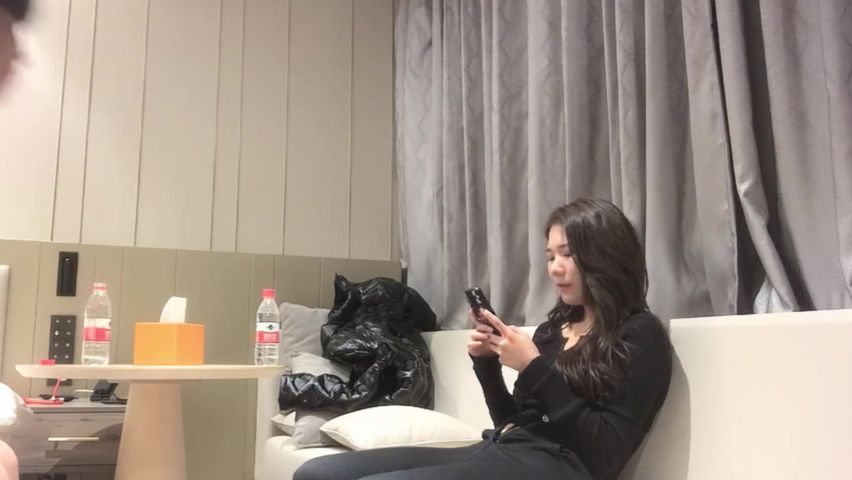 【69堂午夜视频】黑色外套性感大奶妹子啪啪，舔弄口交上位骑坐抱着大力猛操