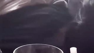 【69堂午夜视频】两小仙女在餐桌上抢着摸男人鸡巴_当众掏出鸡巴撸管_正所谓旱的旱死_涝的涝死