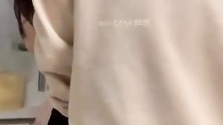 【69堂午夜视频】黑料吃瓜-海角大神化身单男在工地做瓦工欲望极强每日都狠干老婆五次吃饭中途都被强拉去操逼