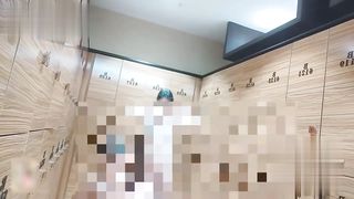 【69堂午夜视频】黑料吃瓜-温泉会所偷拍身材不错的丸子头纹身小姐姐跟着小姐姐的镜头探寻女浴室的秘密女浴室稀缺资源曝光