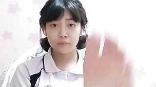 【69堂午夜视频】黑料吃瓜-玉足嫩妹勾引野爹北京城市学院服装表演专业大一学妹视频裸聊曝光极品美乳粉嫩玉足诱惑私拍