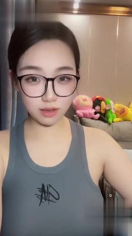 【69堂午夜视频】黑料吃瓜-抖音48万粉网红学中医的土狗早期大尺度直播资源流出捏奶头卖骚捞金被录屏