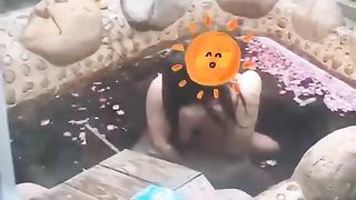 【69堂午夜视频】黑料吃瓜-真刺激啊高颜值极品美少女与金主大叔温泉打炮被偷拍曝光湿漉漉的头发显得格外淫荡刺激呢