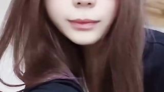 【69堂午夜视频】黑料吃瓜-颜值又高玩得又骚新疆石河子职业技术学院大一新生张家欣电脑借闺蜜后激情自慰视频被闺蜜曝出