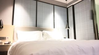 【69堂午夜视频】极品白虎一线天，御姐丝袜高跟大长腿